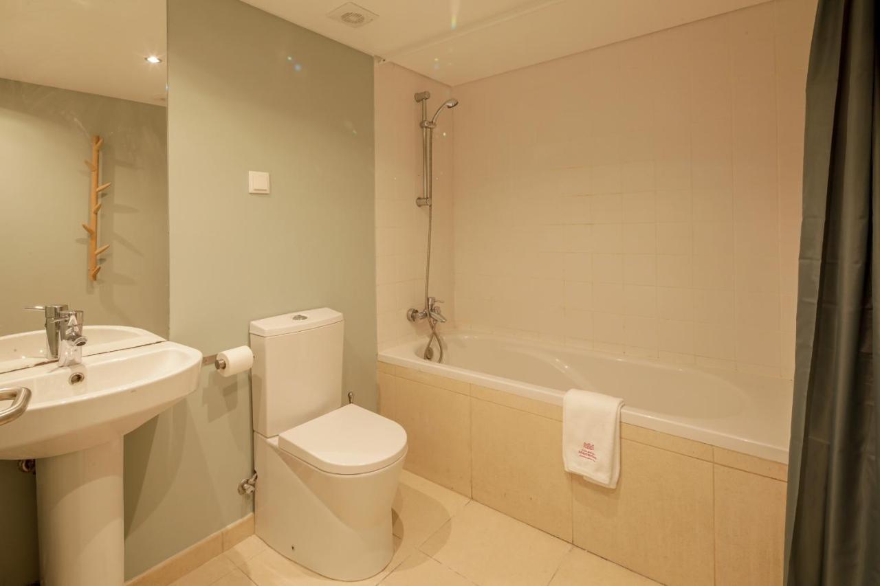 Chiado Premium Two Bedroom Apartment By Les Deux Mariettes Lisbon Luaran gambar